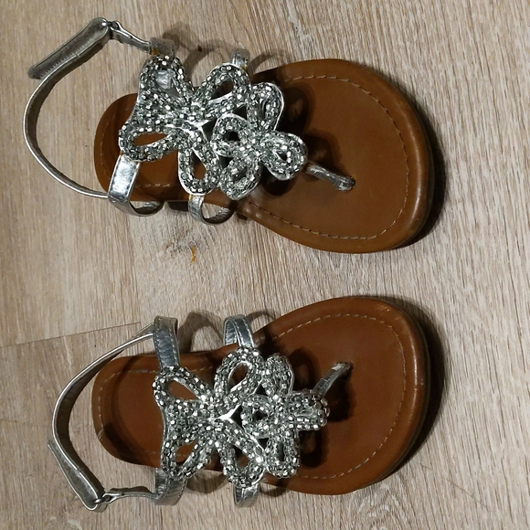 Other - Adorable girls sandles size 11